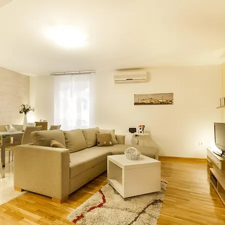 公寓 Sorriso 罗维尼